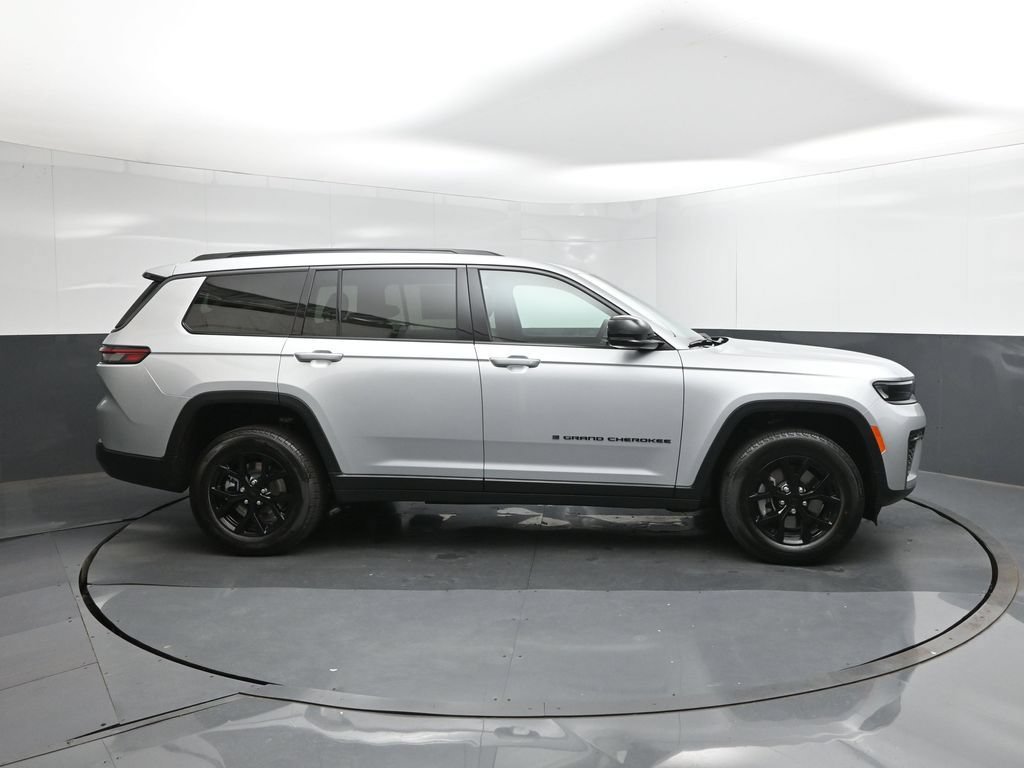 New 2026 Jeep Grand Cherokee L 2WD image 15