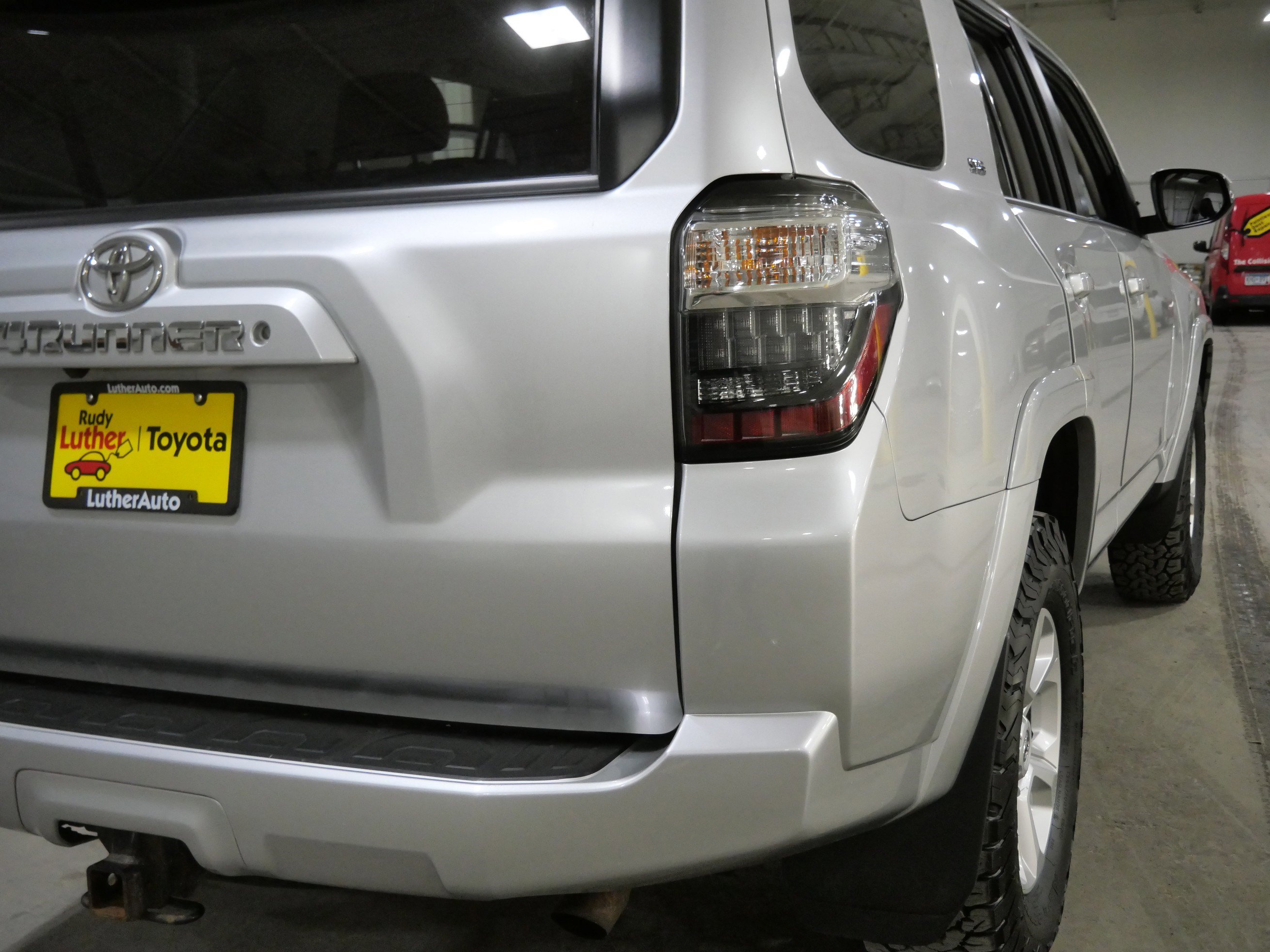 Used 2018 Toyota 4Runner SR5 Premium image 18