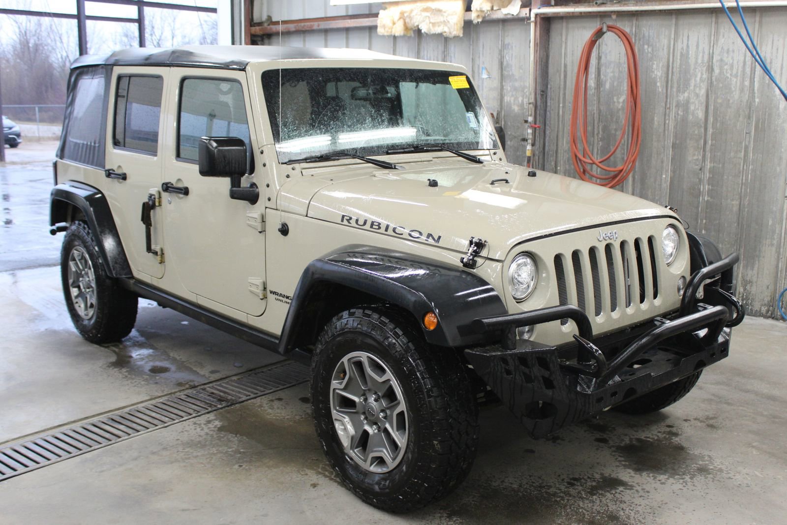 Used 2017 Jeep Wrangler Unlimited Rubicon w/ Connectivity Group image 8