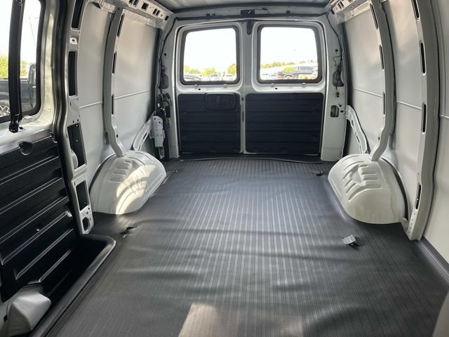 New 2026 Chevrolet Express 2500 w/ Driver Convenience Package RWD image 28