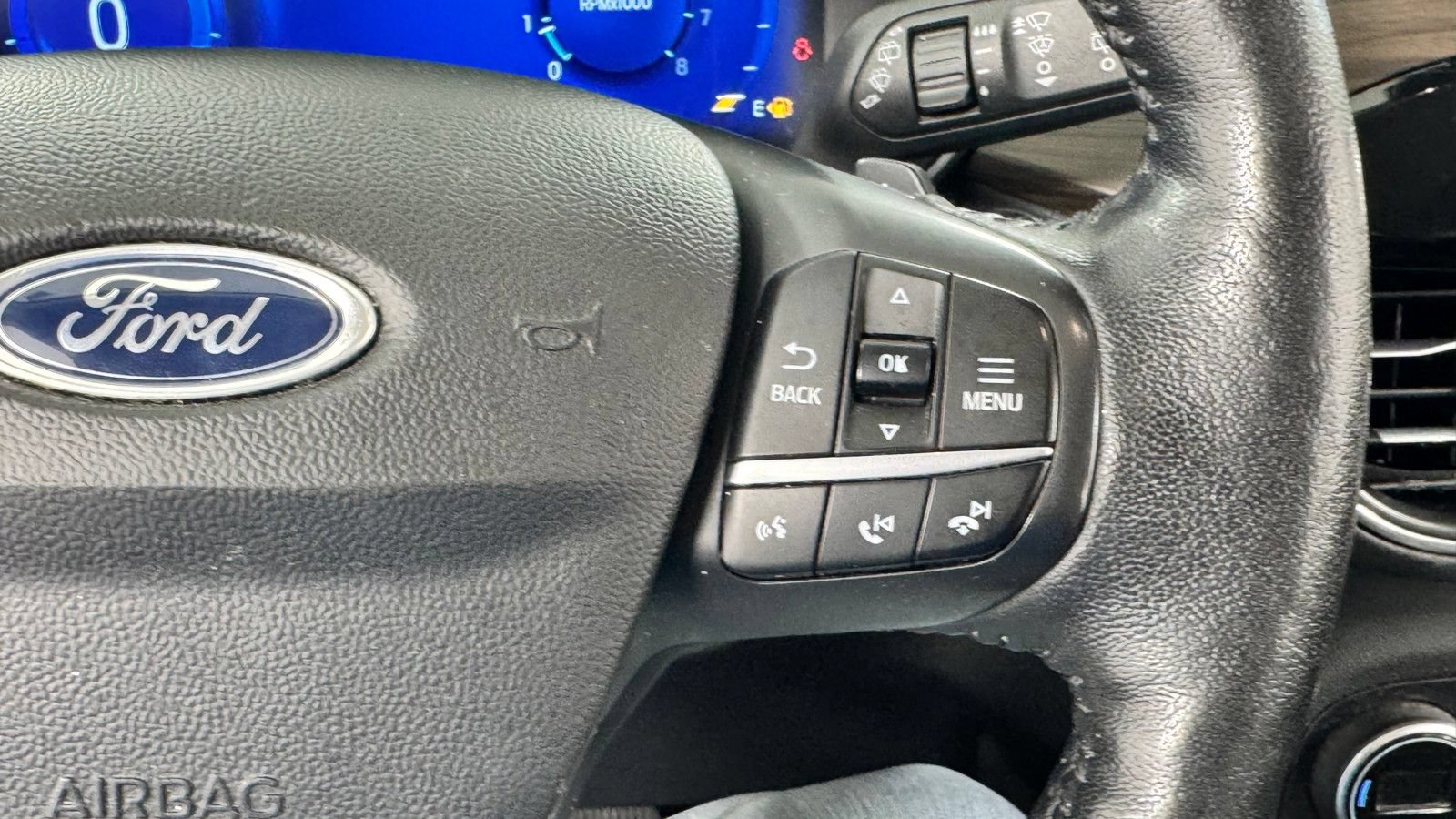 Used 2020 Ford Escape Titanium AWD/4WD image 24