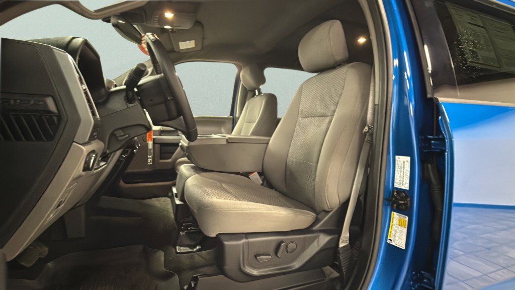 Used 2020 Ford F150 XLT w/ Equipment Group 302A Luxury AWD/4WD image 16