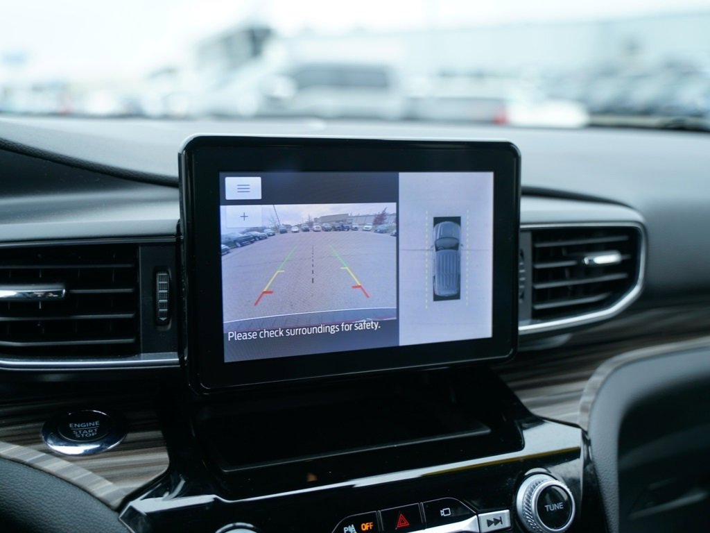 Used 2022 Ford Explorer Limited w/ Equipment Group 301A image 17