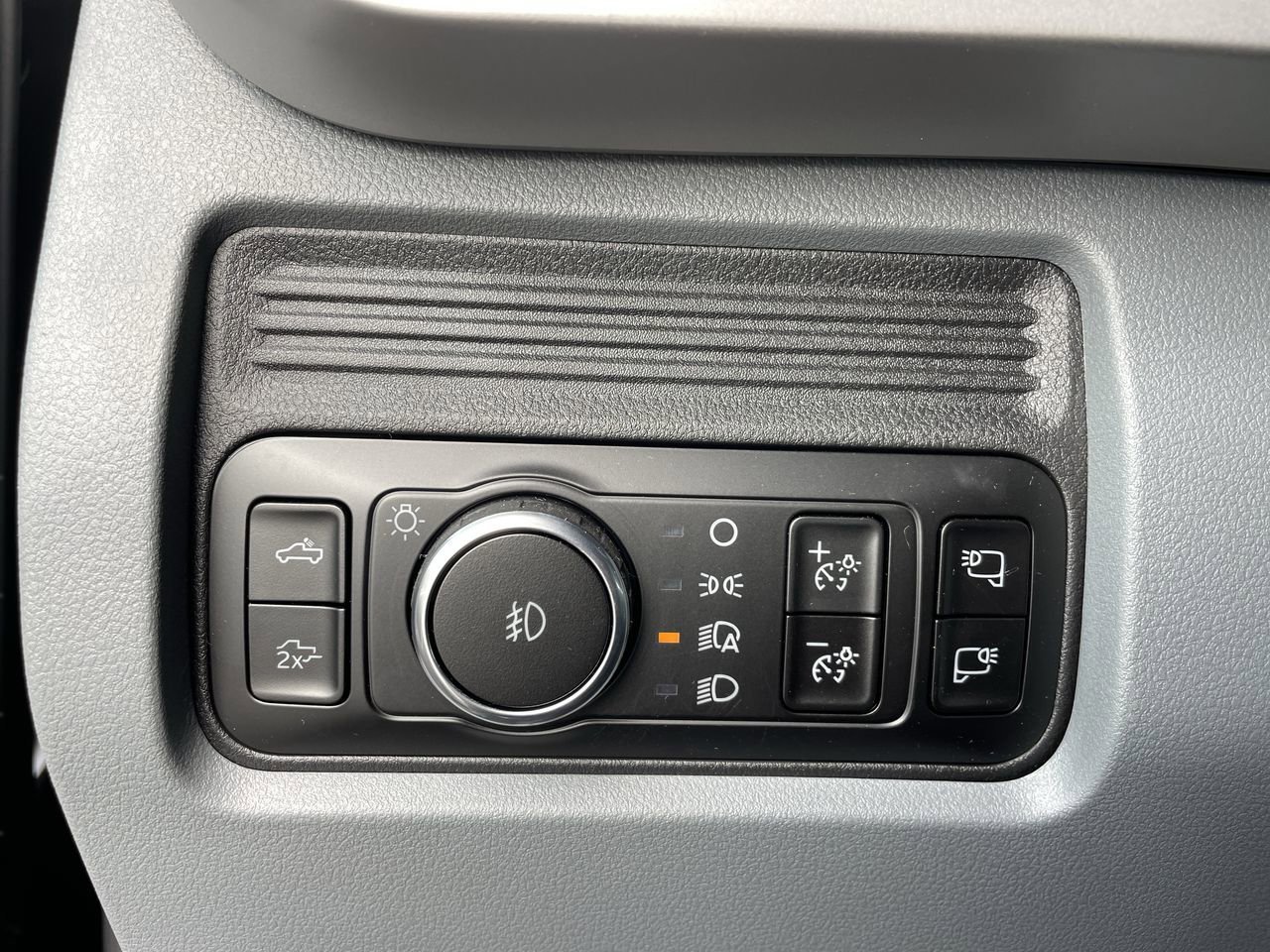 New 2026 Ford F250 XLT w/ XLT Premium Package image 32