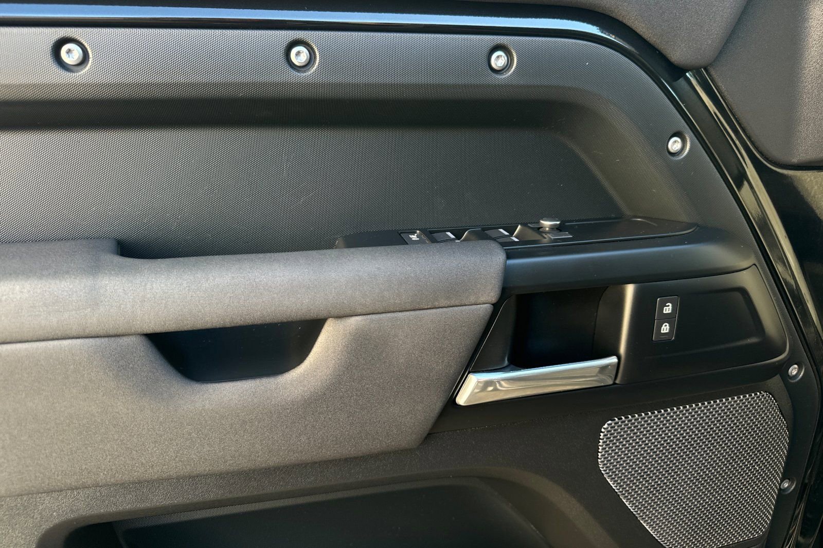 Used 2020 Land Rover Defender 110 S image 11