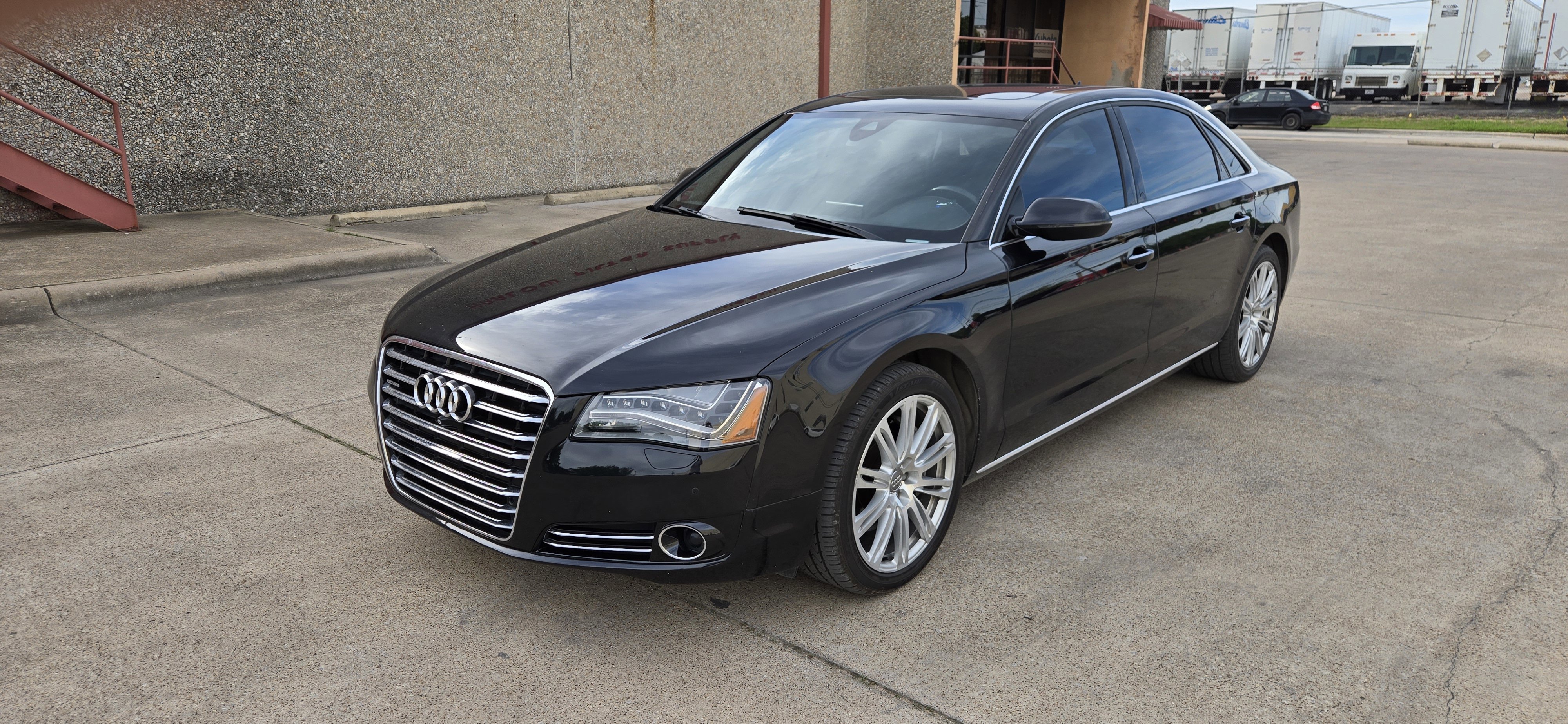 Used 2014 Audi A8 L 3.0T w/ Premium Package image 2