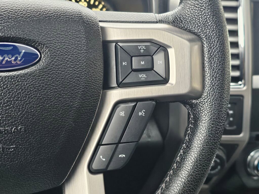 Used 2016 Ford F150 Platinum w/ Equipment Group 701A Luxury AWD/4WD image 26