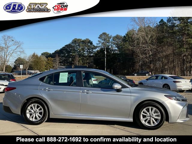 Used 2025 Toyota Camry LE image 7