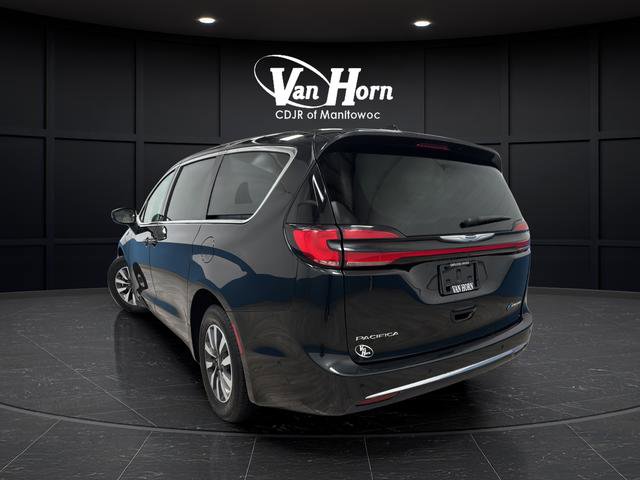 Used 2023 Chrysler Pacifica Touring-L FWD image 5