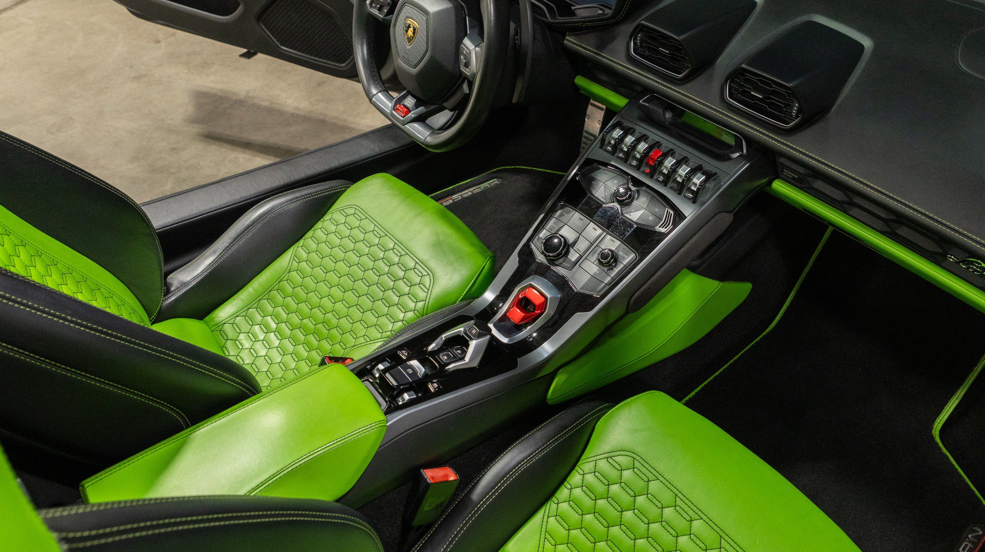 Used 2017 Lamborghini Huracan LP 580-2 RWD image 50