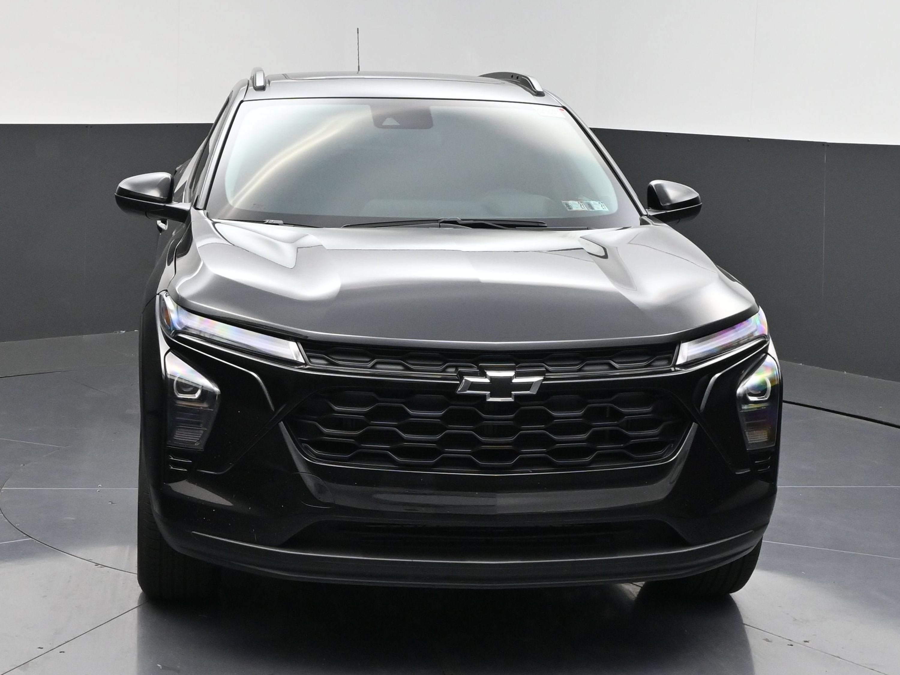 New 2026 Chevrolet Trax LT w/ Sunroof Package FWD image 3