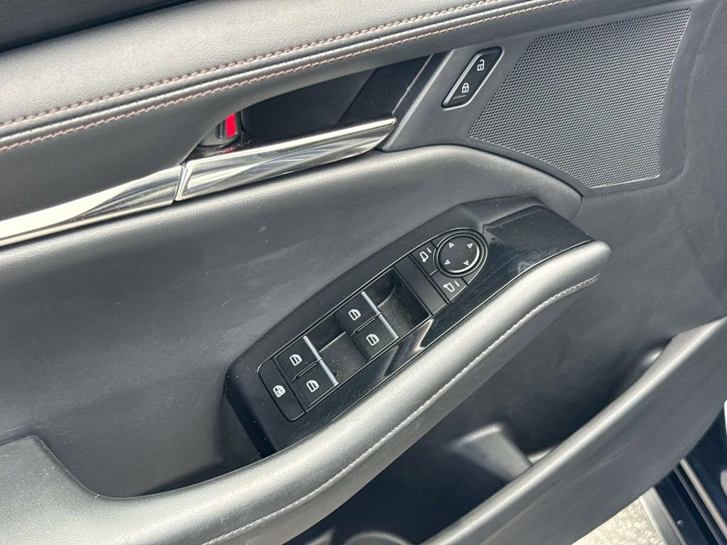 Used 2019 MAZDA MAZDA3 Hatchback FWD image 21
