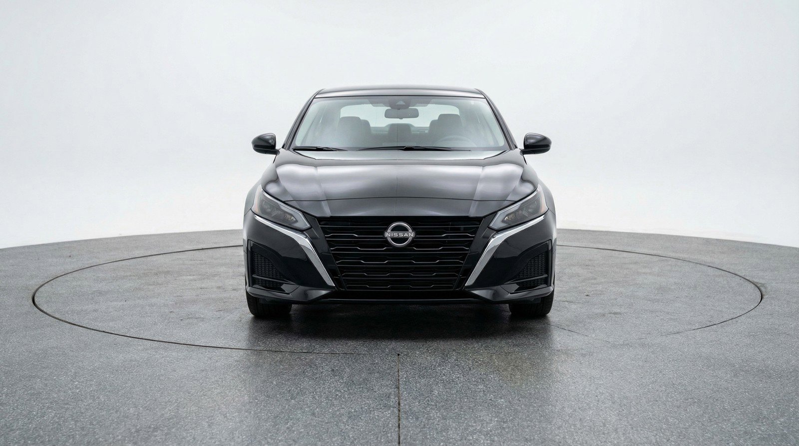 Used 2025 Nissan Altima 2.5 SV image 2