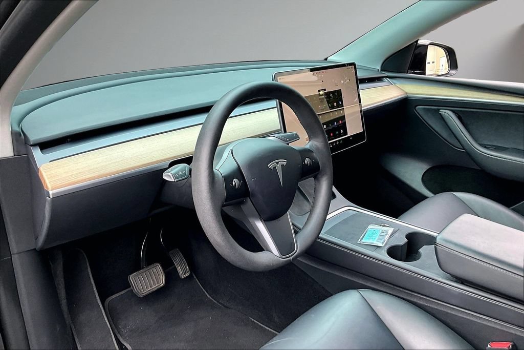 Used 2022 Tesla Model Y Long Range AWD/4WD image 16