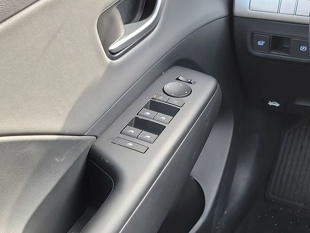 Used 2025 Hyundai Kona Limited image 20