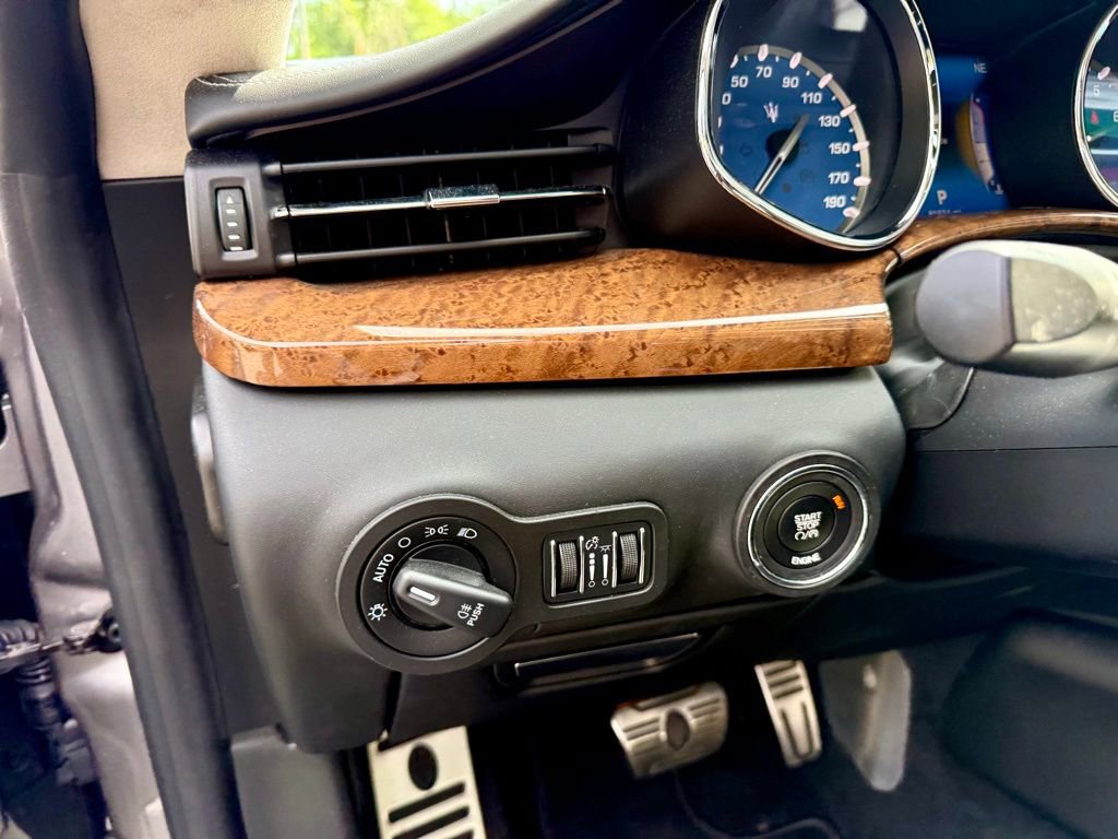 Used 2017 Maserati Quattroporte S image 12