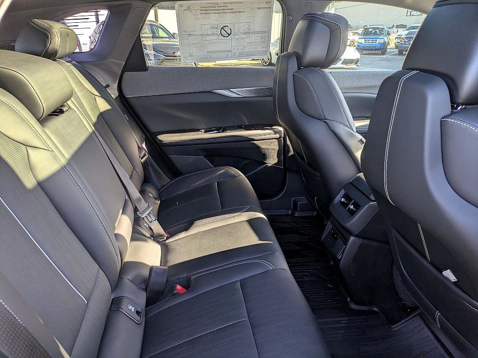 New 2026 Cadillac Optiq Luxury 2 image 25