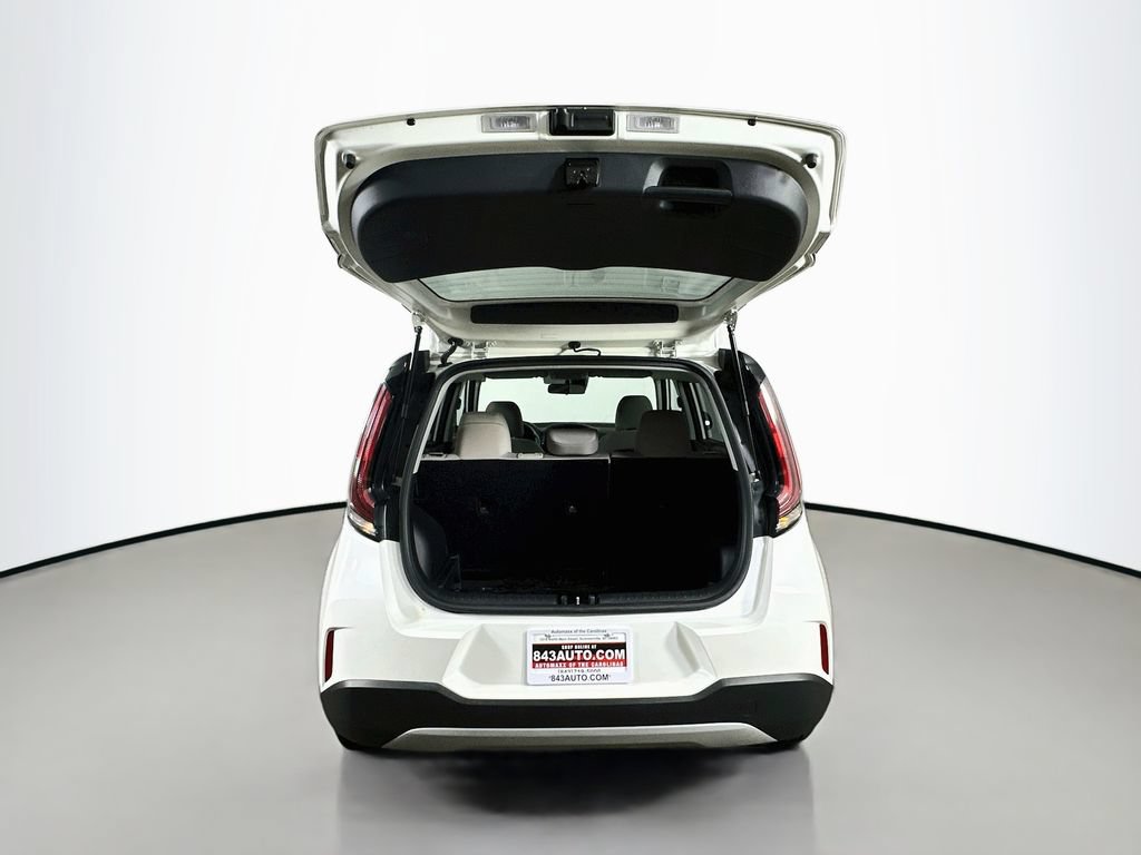 Used 2025 Kia Soul LX w/ LX Technology Package FWD image 31