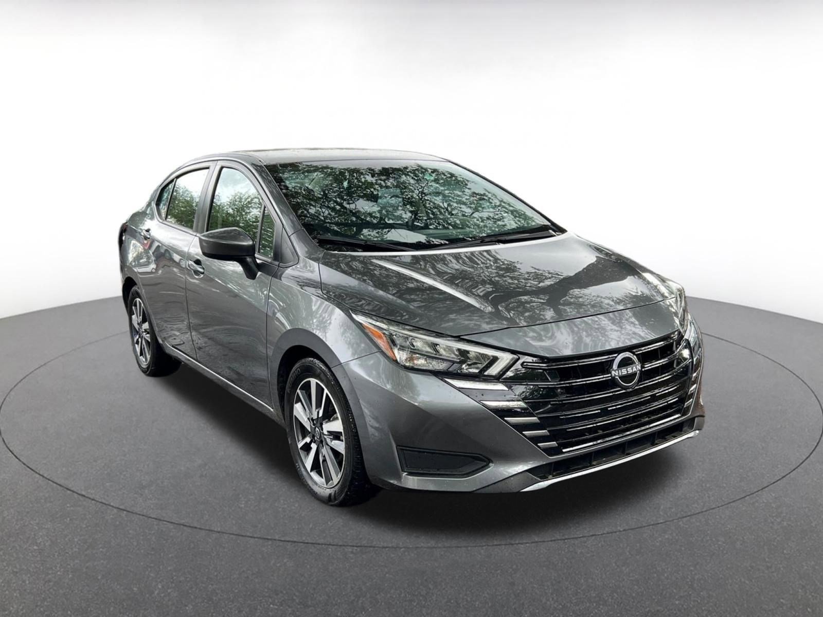 Used 2025 Nissan Versa SV FWD image 1