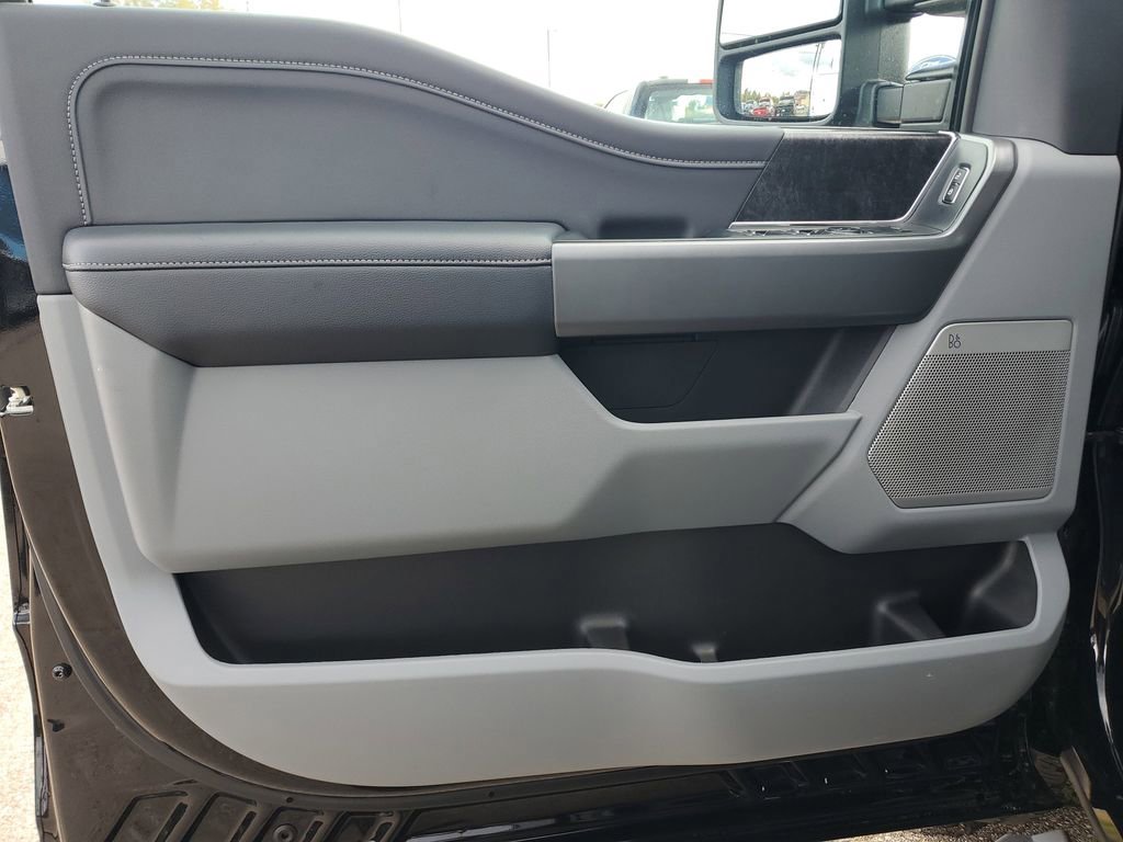 New 2026 Ford F350 4x4 Crew Cab Super Duty image 12