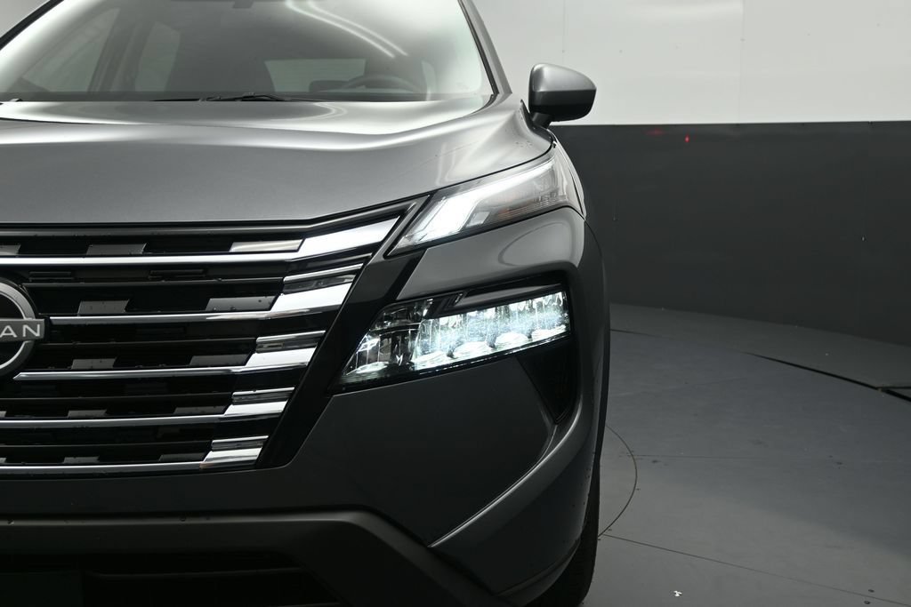 Certified 2026 Nissan Rogue SV FWD image 15