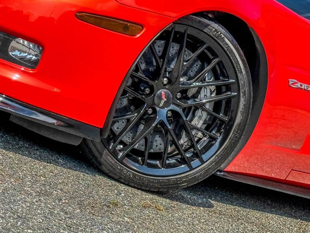 Used 2011 Chevrolet Corvette Z06 RWD image 5