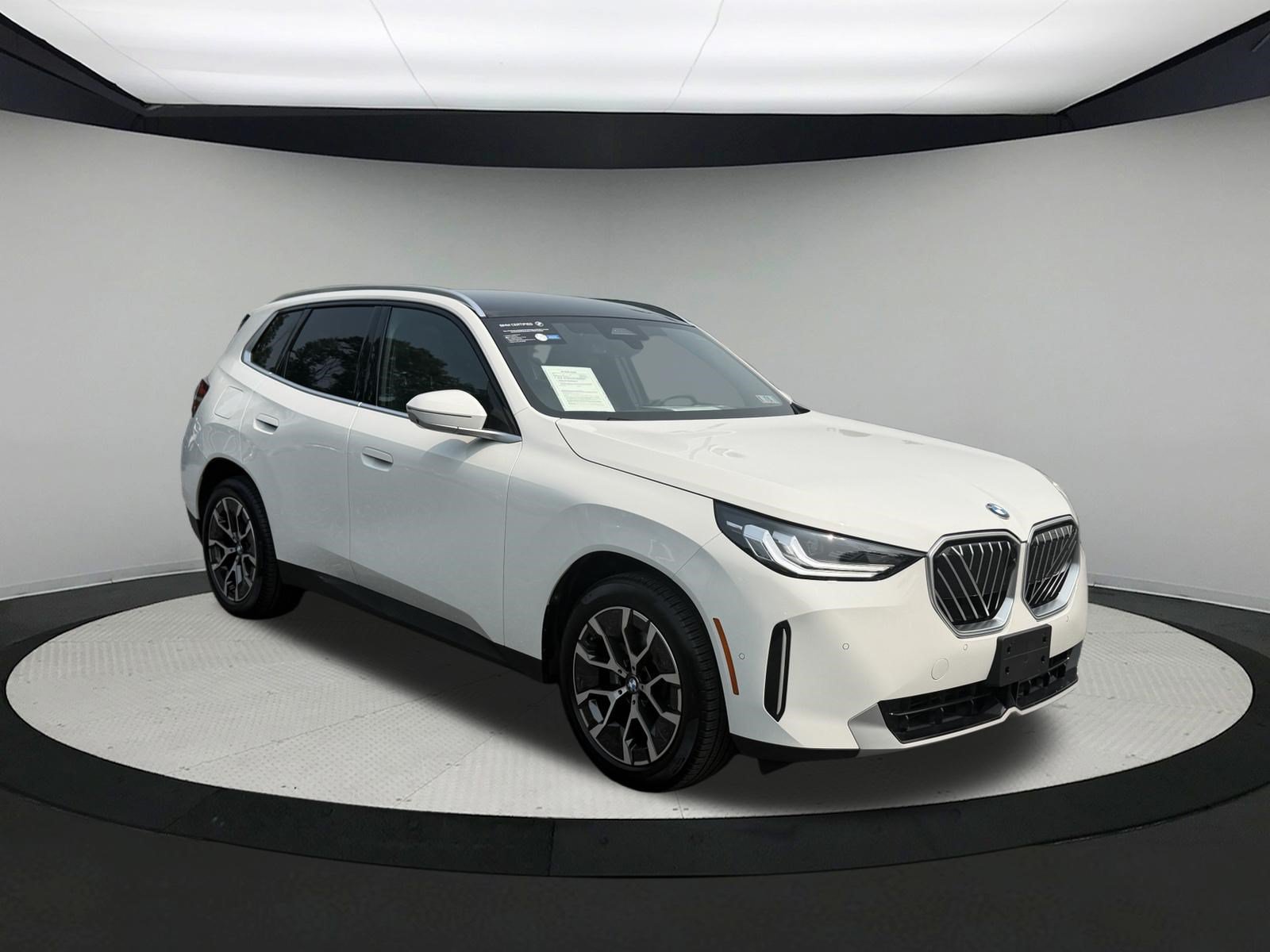 Certified 2025 BMW X3 xDrive30i w/ Premium Package AWD/4WD image 3
