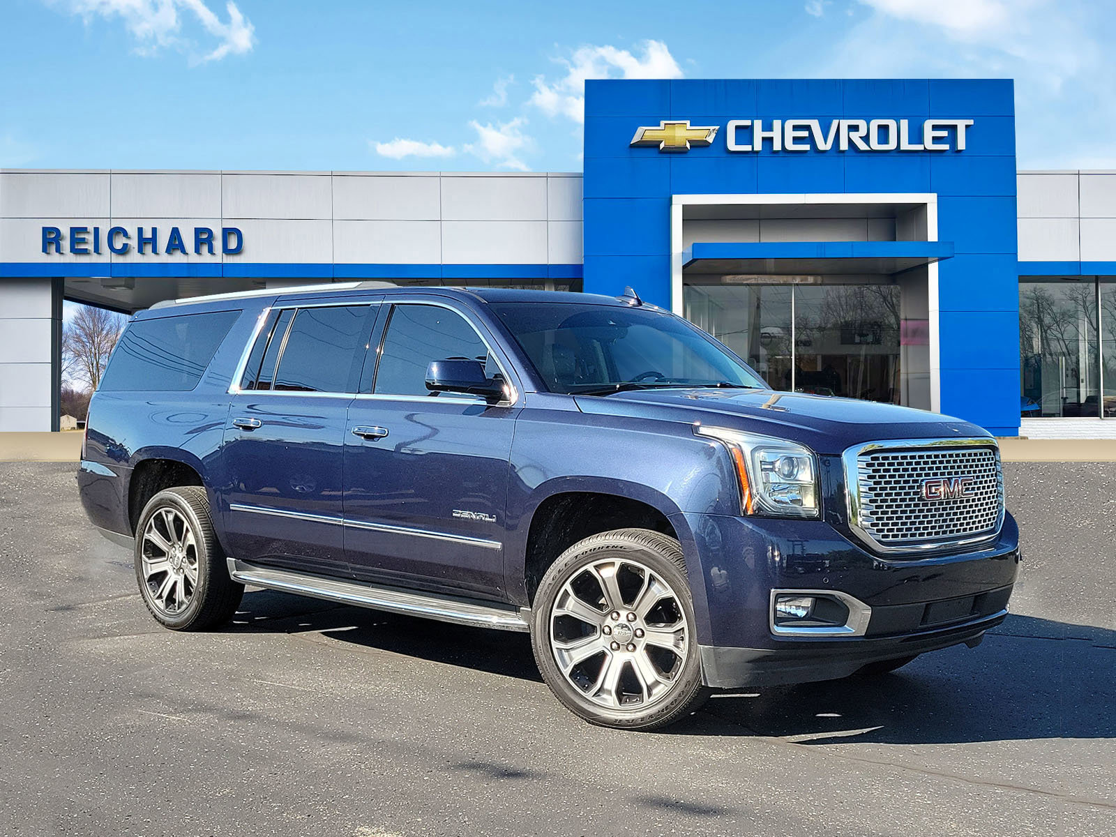 Used 2017 GMC Yukon XL Denali w/ Open Road Package image 1