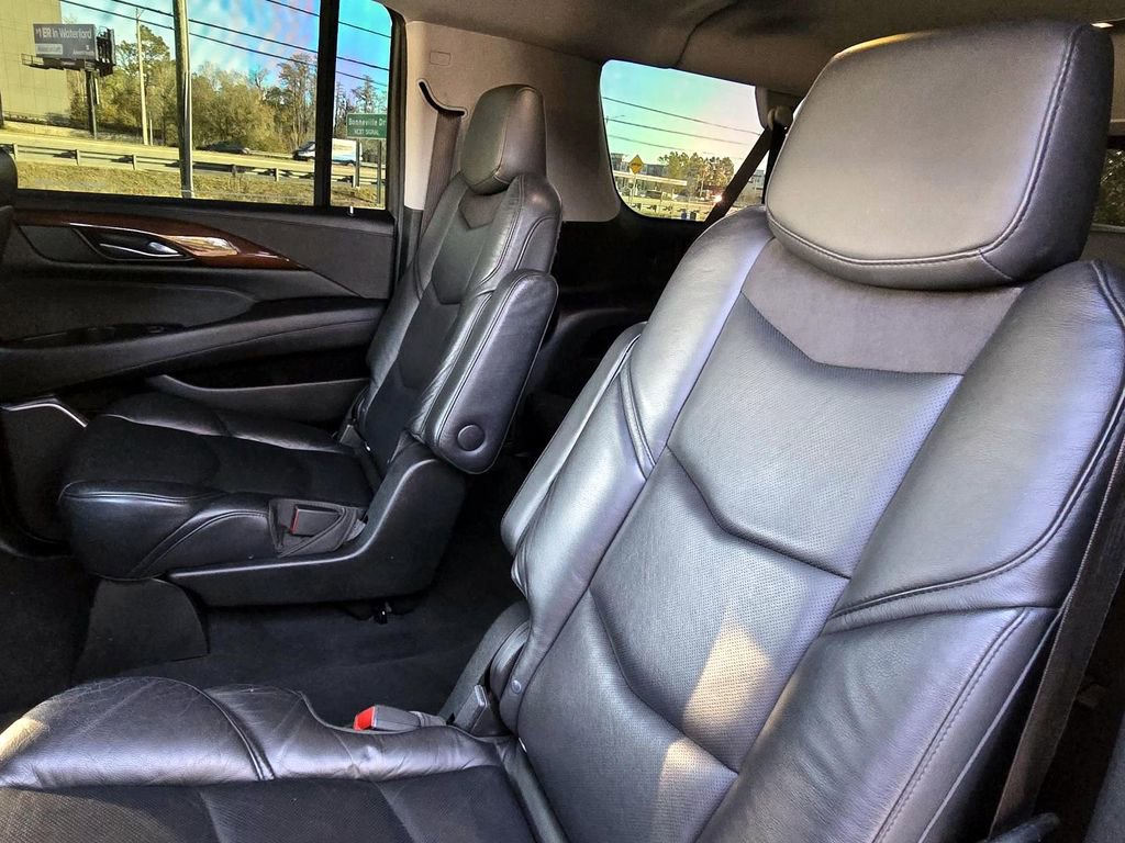 Used 2019 Cadillac Escalade ESV Luxury image 29