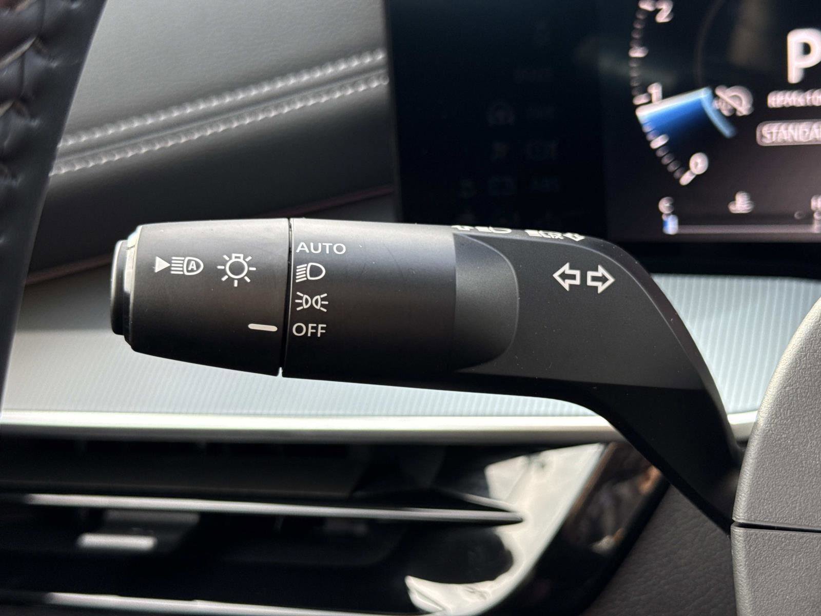 Used 2025 Nissan Murano SL image 10