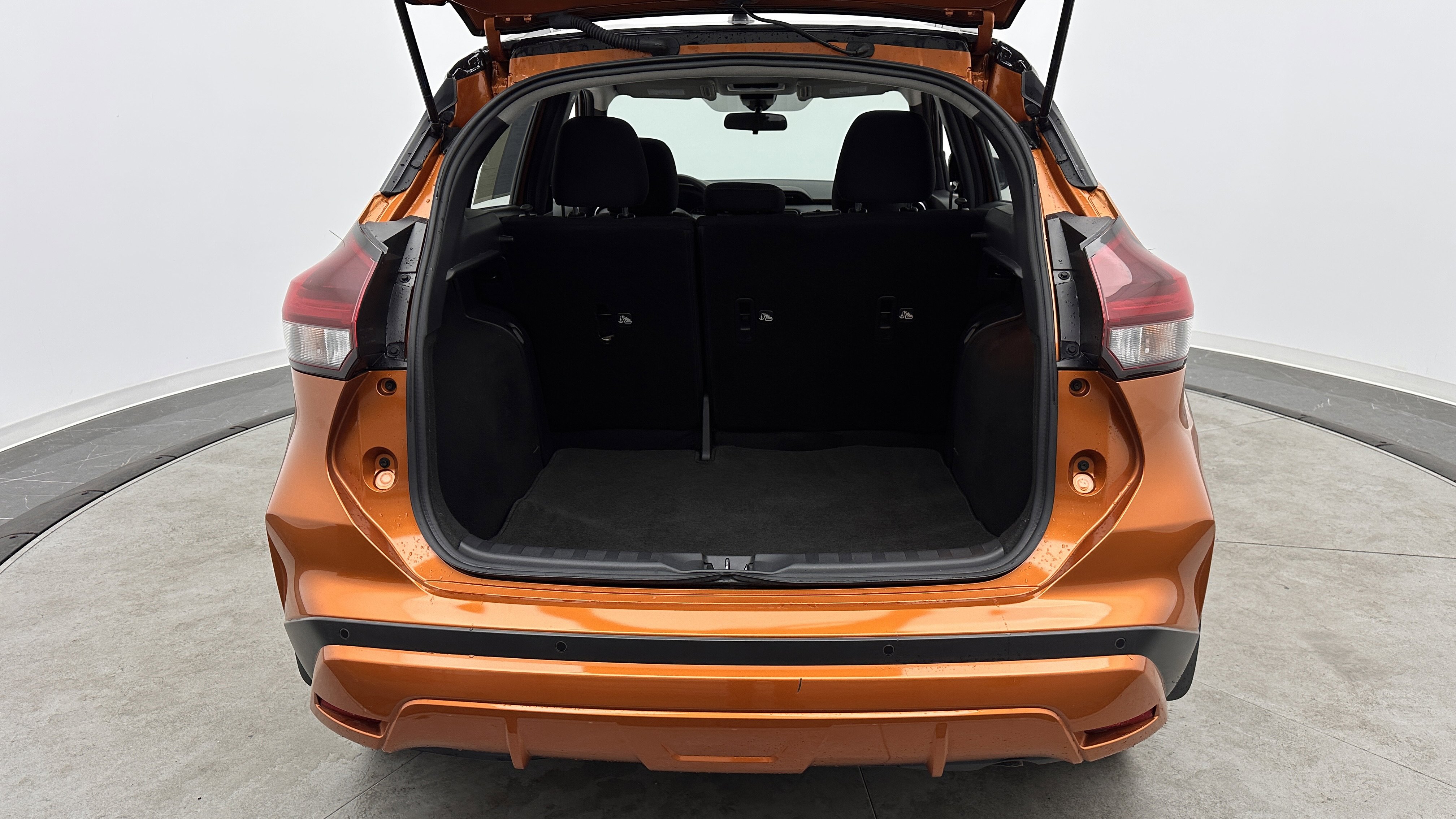 Used 2023 Nissan Kicks SR FWD image 27