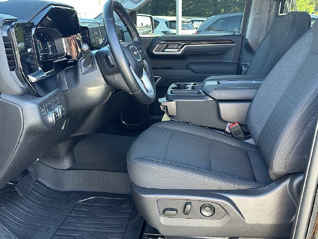 Used 2025 GMC Sierra 1500 SLE w/ Preferred Package AWD/4WD image 17
