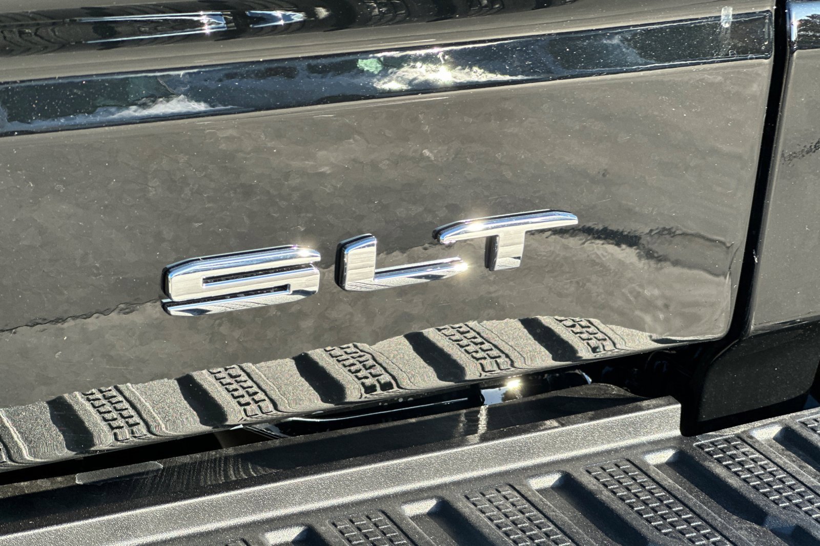 New 2026 GMC Sierra 1500 SLT w/ SLT Premium Plus Package image 27