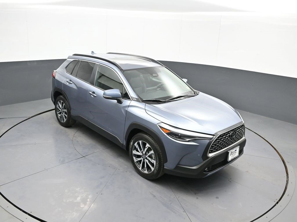 Certified 2023 Toyota Corolla Cross XLE image 36