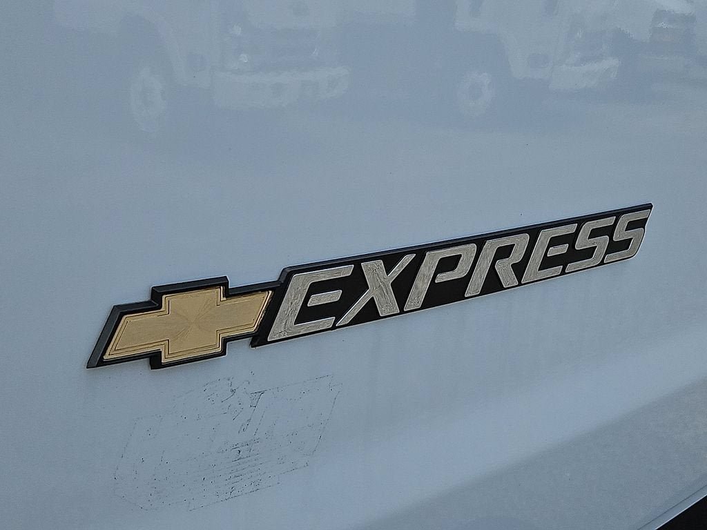 New 2026 Chevrolet Express 2500 w/ Driver Convenience Package RWD image 19