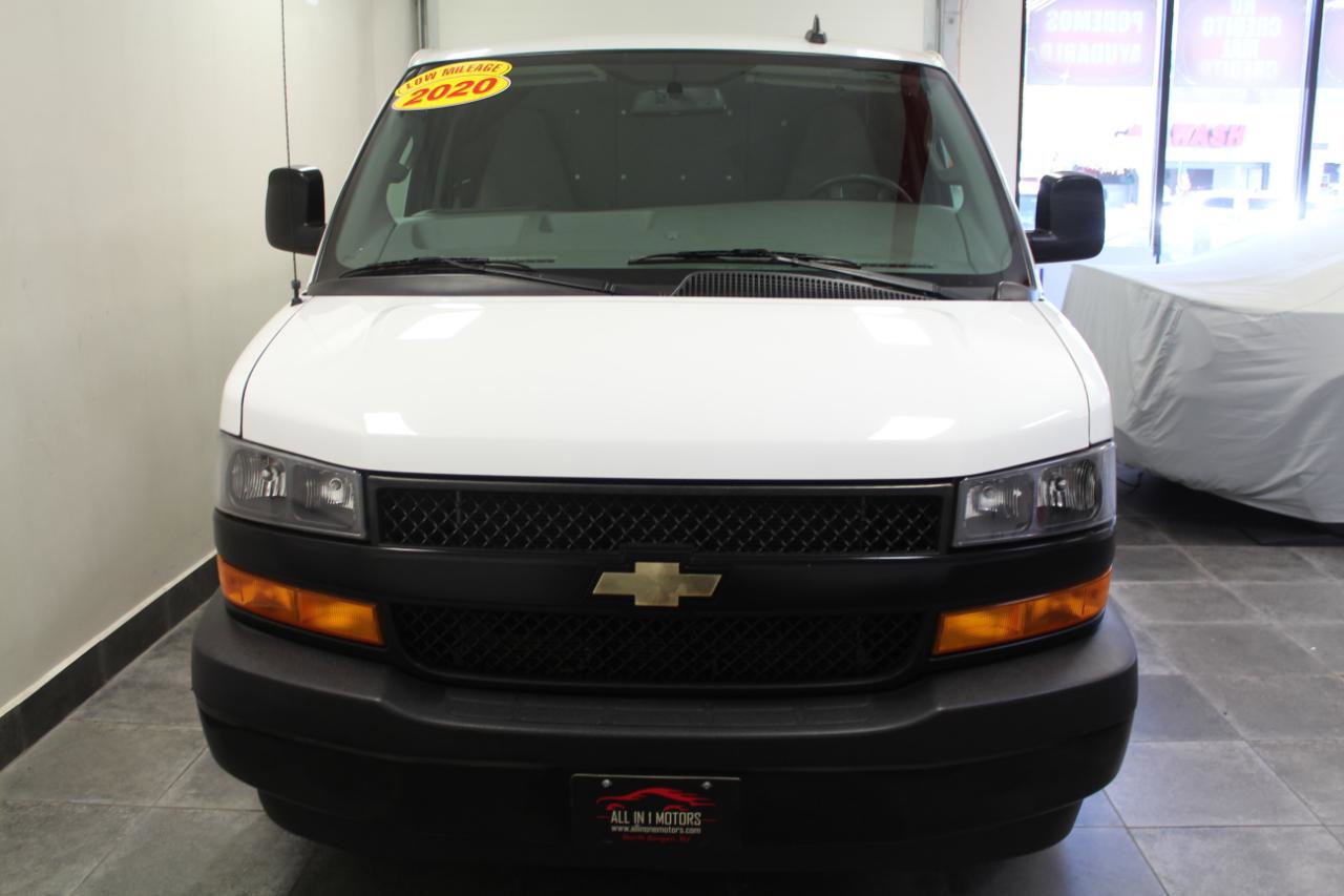 Used 2020 Chevrolet Express 2500 RWD image 2