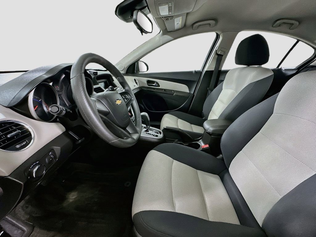 Used 2016 Chevrolet Cruze LS FWD image 18