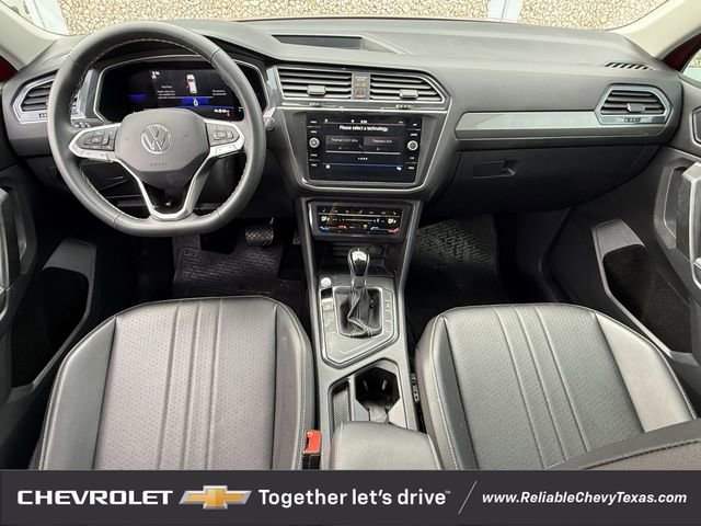 Used 2022 Volkswagen Tiguan SE FWD image 12