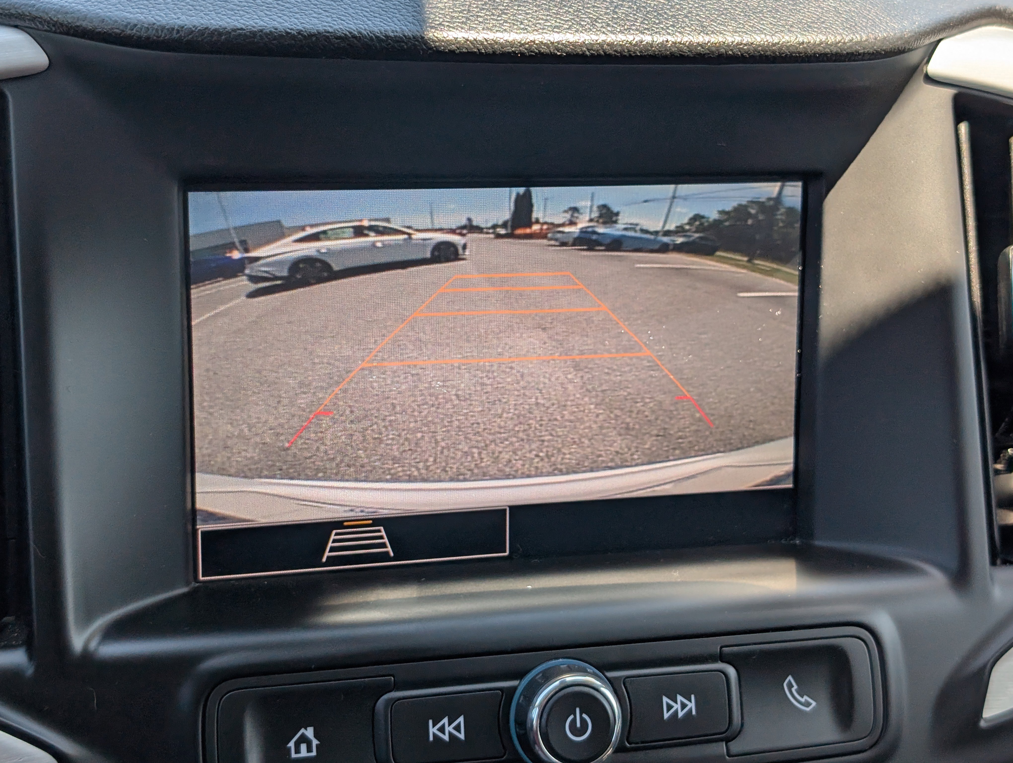 Used 2024 GMC Terrain SLE FWD image 17
