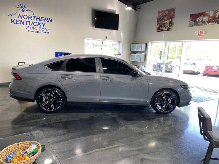 Used 2025 Honda Accord Sport image 2