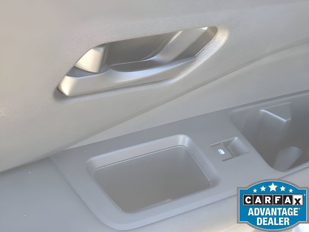 Certified 2025 Nissan Pathfinder SV image 38