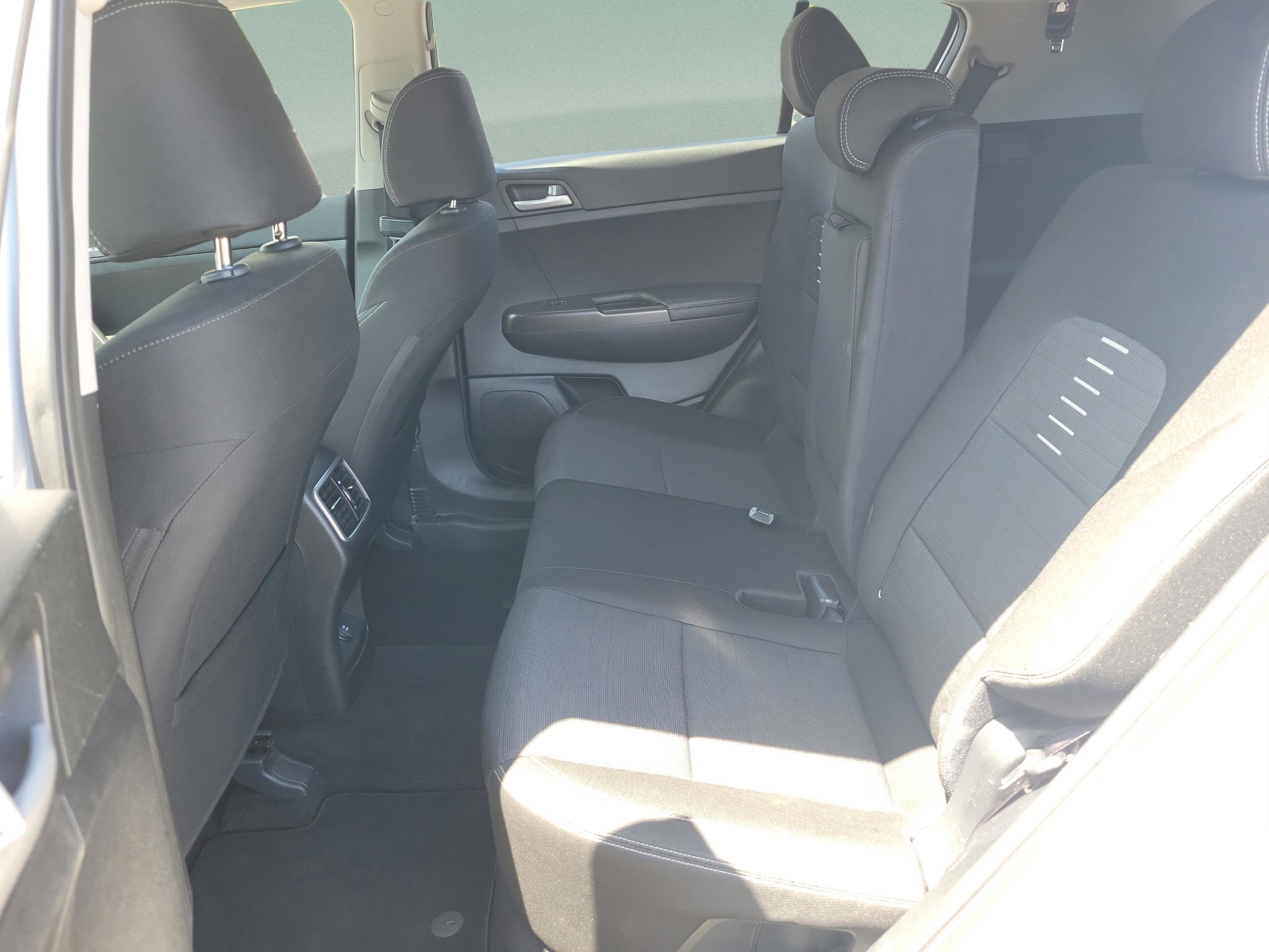 Used 2018 Kia Sportage LX image 9