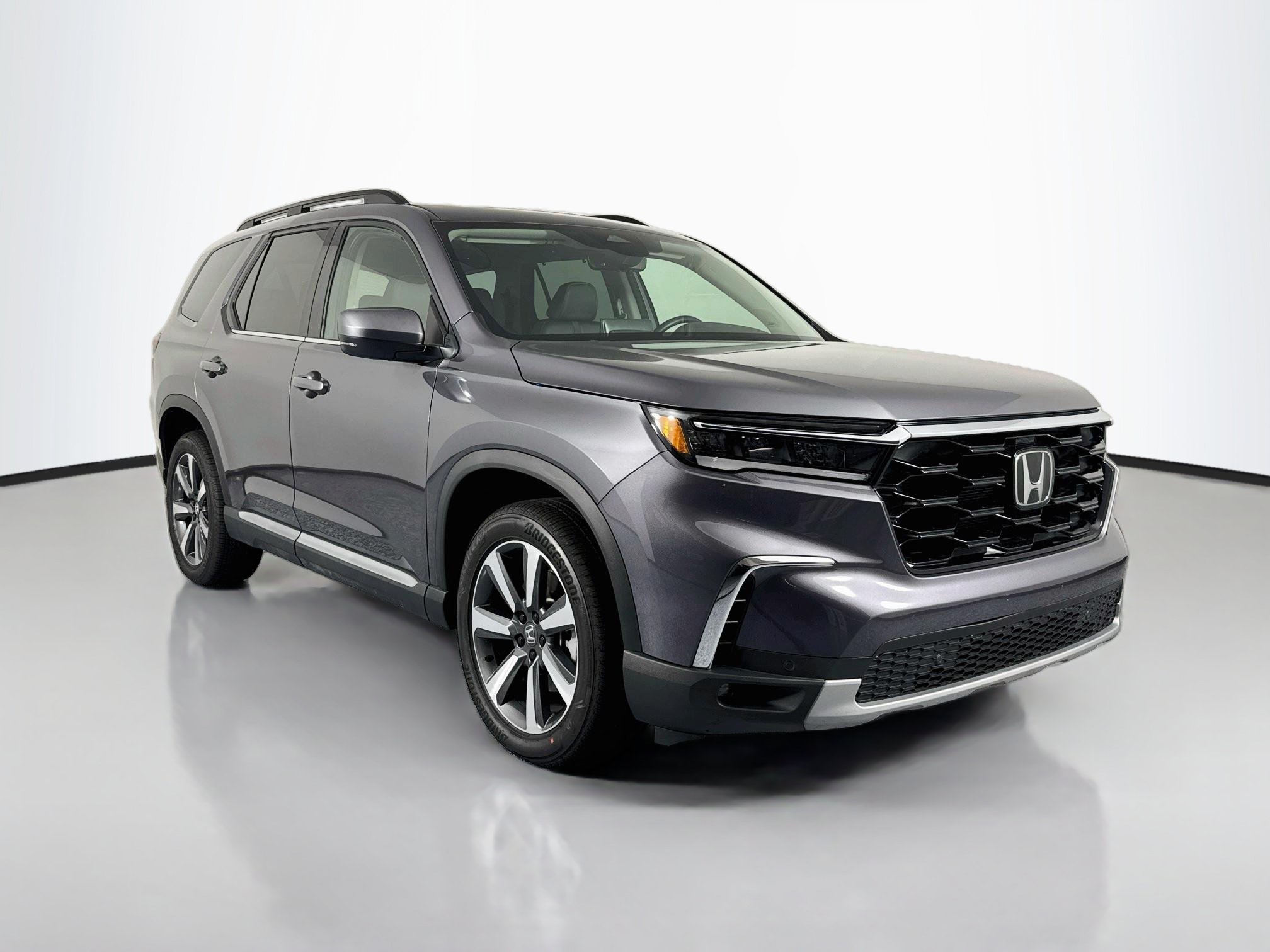 Certified 2023 Honda Pilot Touring image 3