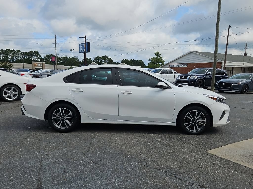 Used 2024 Kia Forte LXS w/ LXS Technology Package FWD image 8