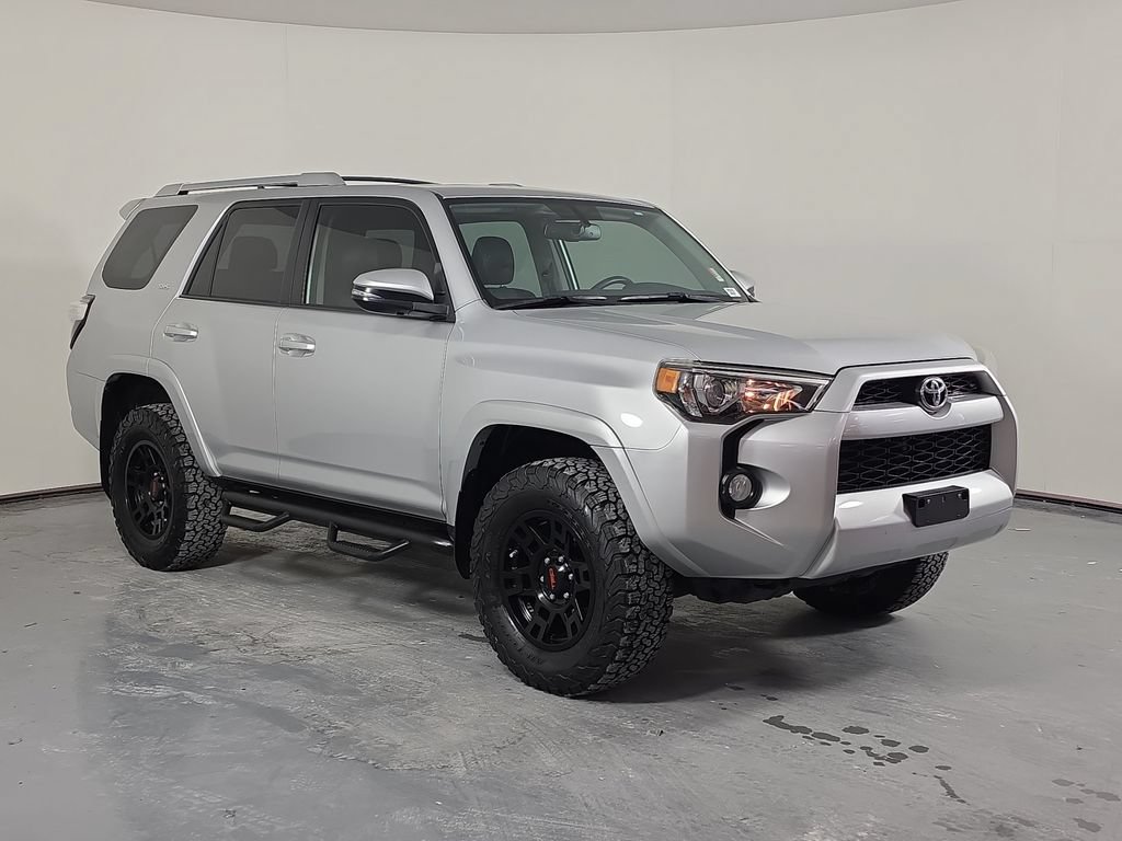 Used 2018 Toyota 4Runner SR5 Premium AWD/4WD image 3