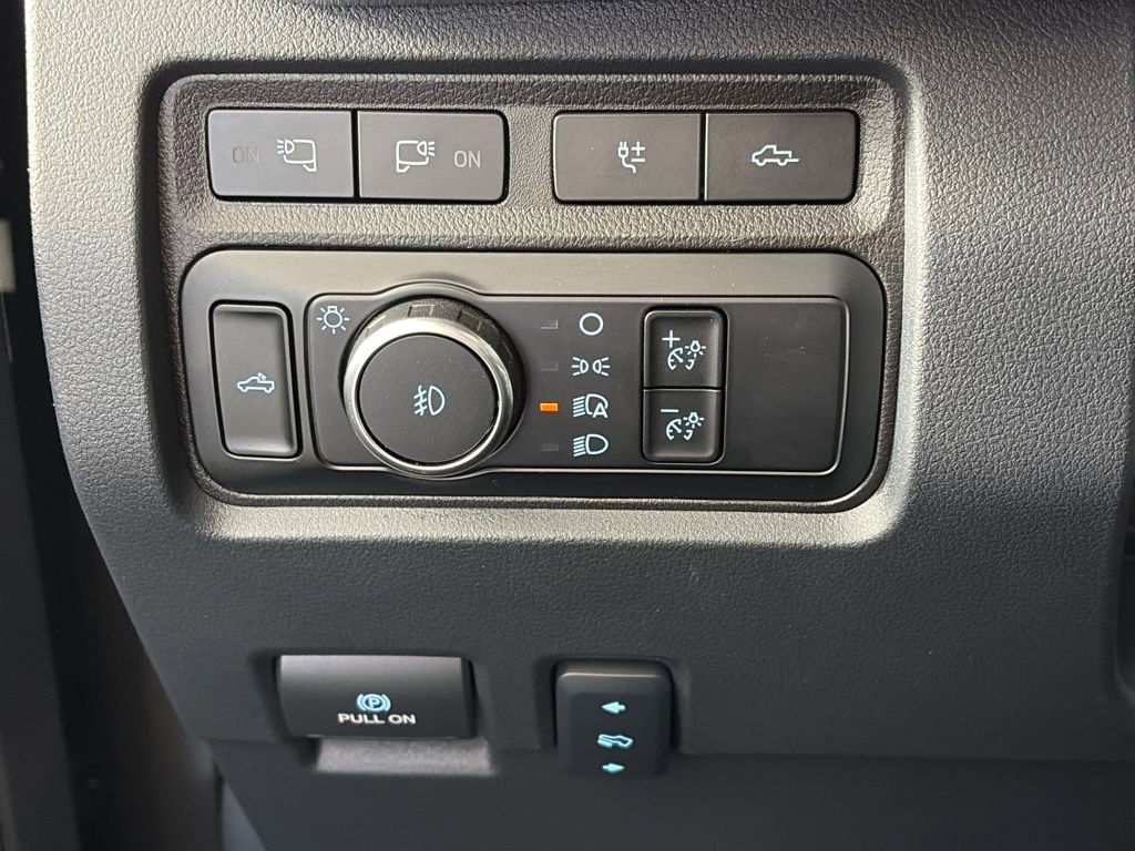 Certified 2024 Ford F350 Platinum w/ FX4 Off-Road Package image 25