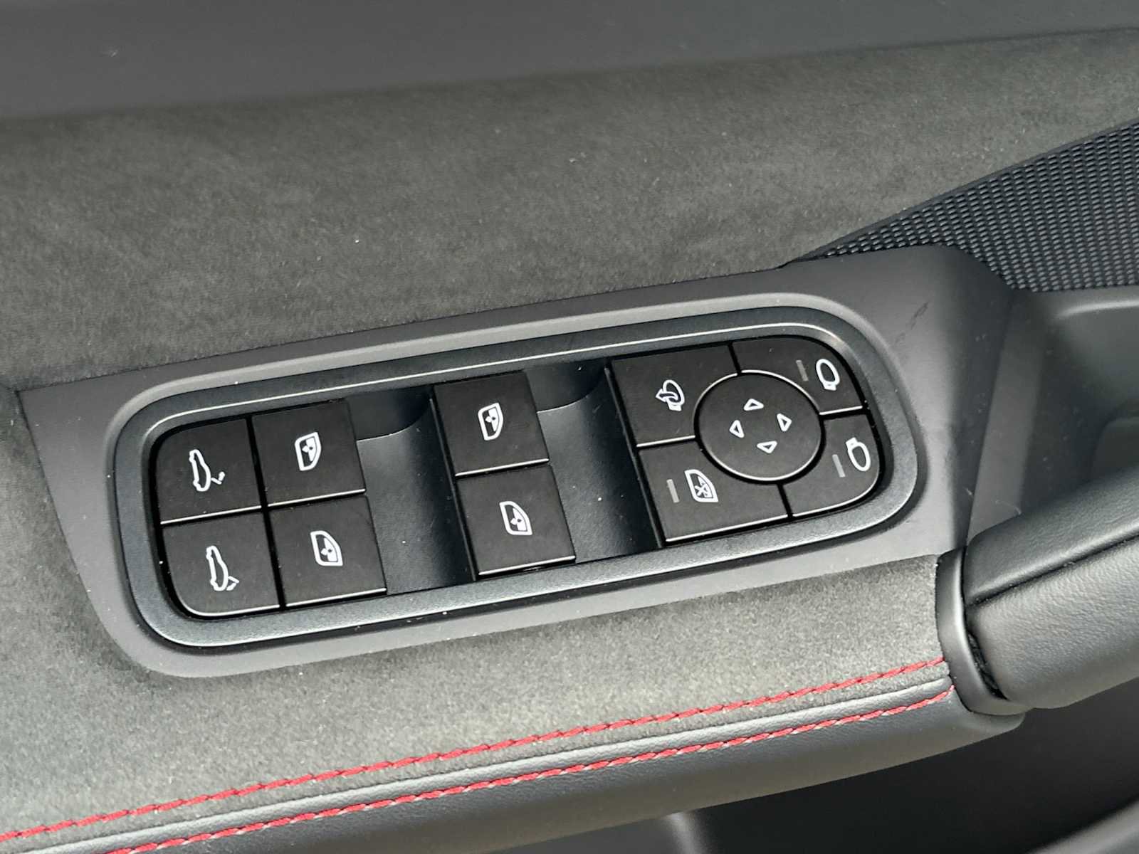 New 2026 Porsche Cayenne GTS image 13