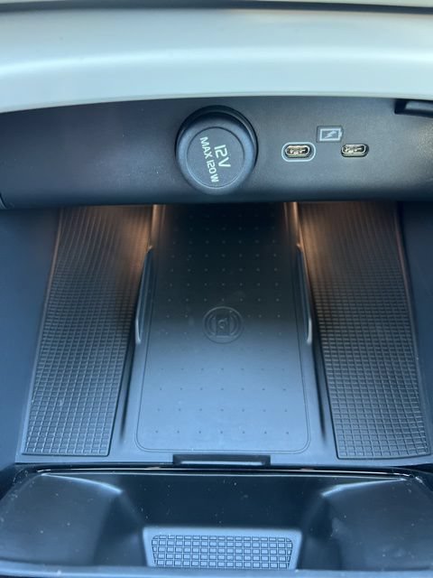 New 2026 Volvo XC40 B5 Plus w/ Protection Package Premier AWD/4WD image 19