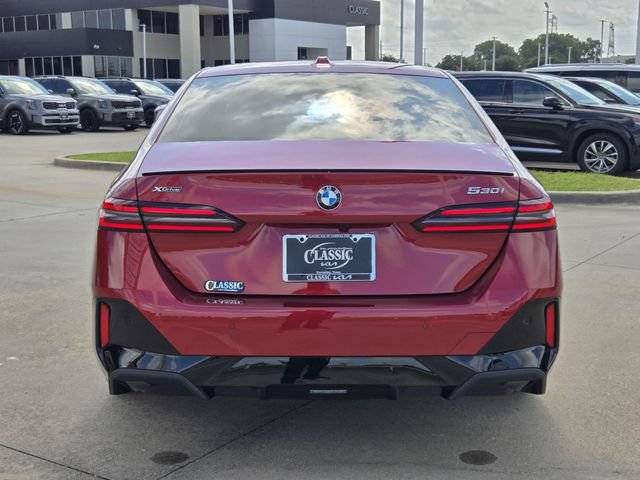 Used 2025 BMW 530i xDrive w/ M Sport Package AWD/4WD image 5