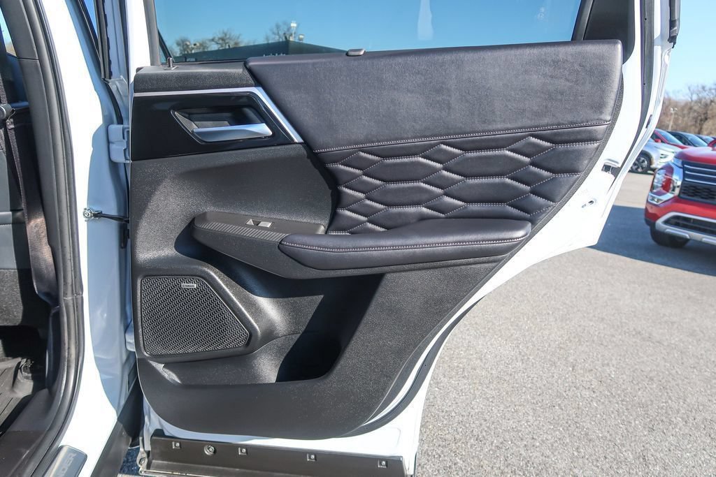 New 2026 Mitsubishi Outlander SEL AWD/4WD image 18
